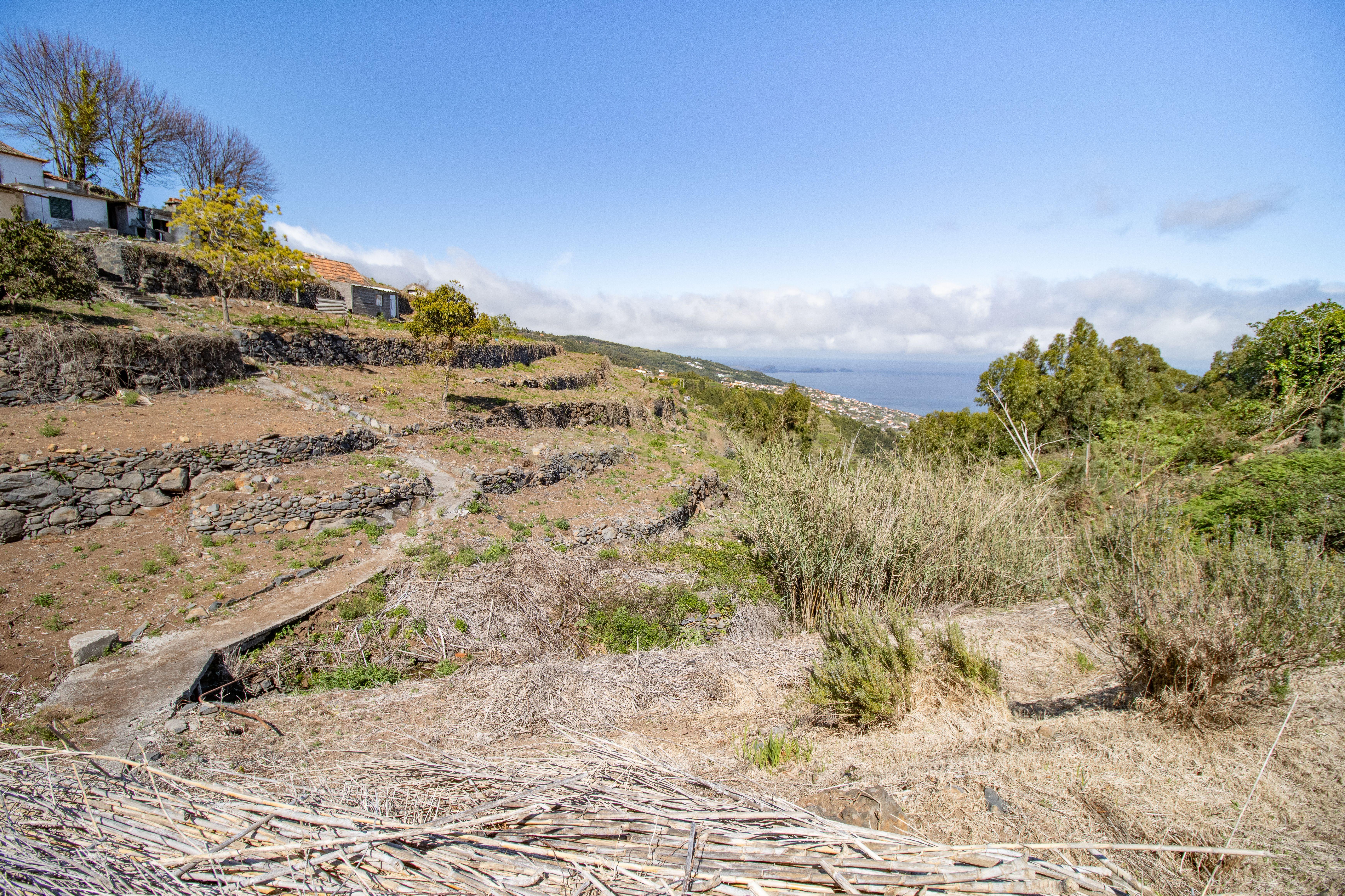 Fotografia 5 de Terreno com Vista Mar e Potencial de Construção em Santa Cruz