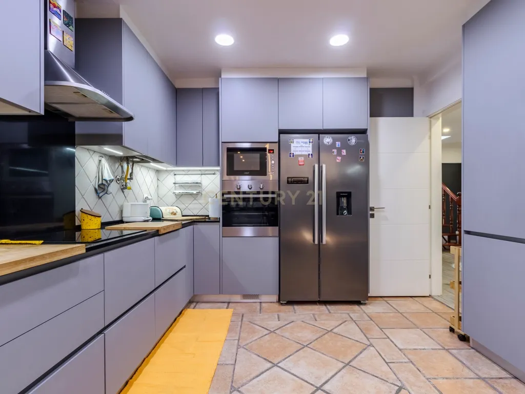 Moradia T4 como nova com piscina na Marisol em Lote de 500m² - Image 38