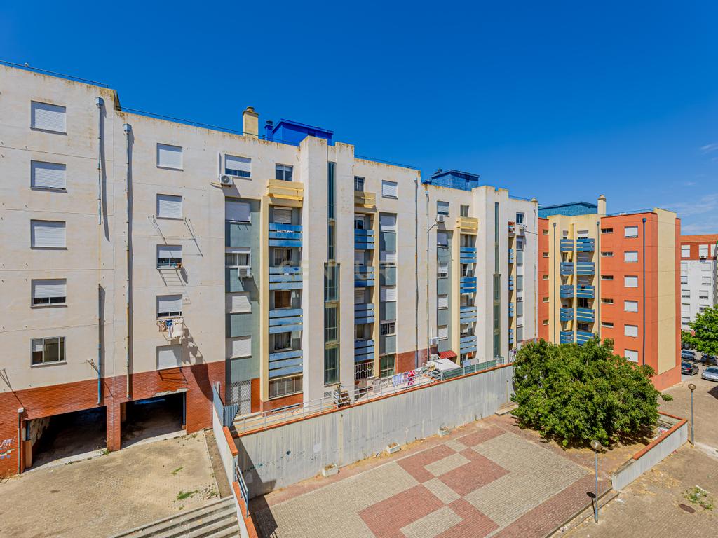Apartamento T2 Remodelado Monte da Caparica - Image 27
