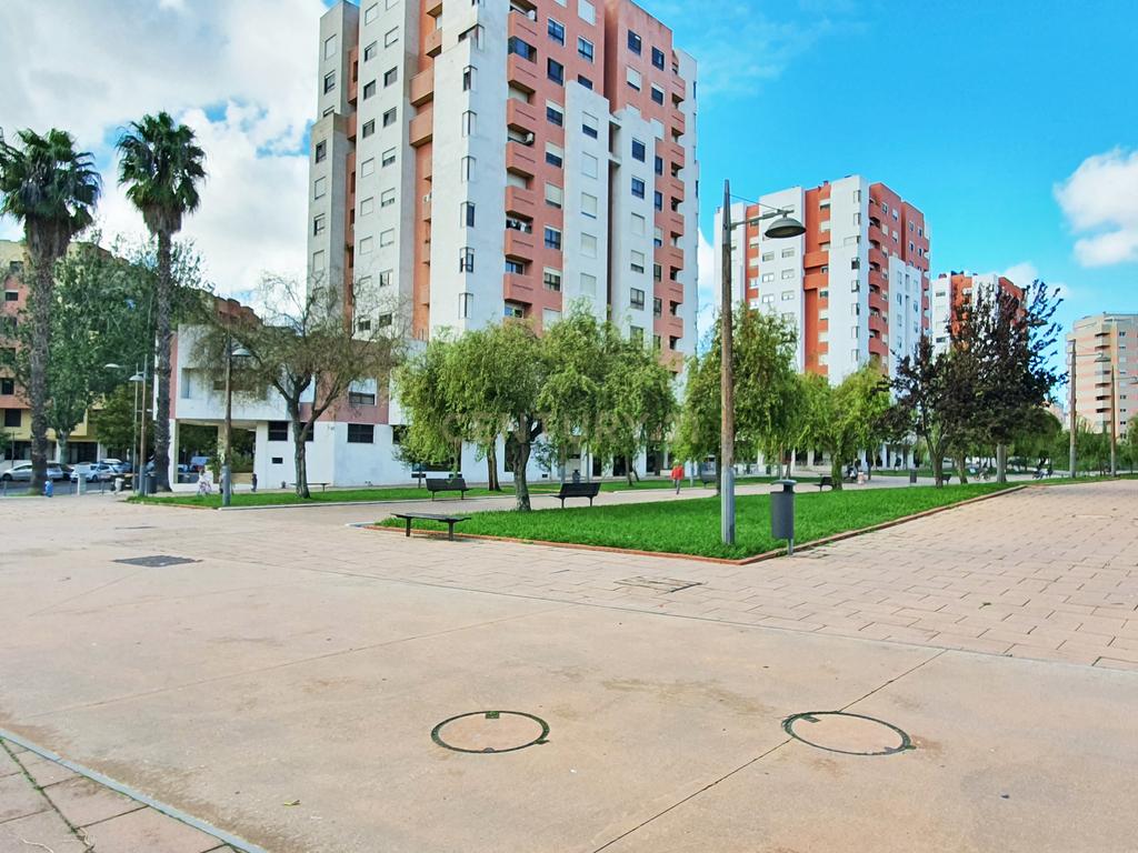 Escritório/Consultório para arrendamento | Excelente Localização | Zona Premium de Telheiras | - Image 23