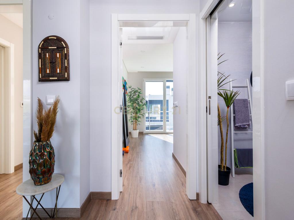 Moradia Moderna com Piscina e Acabamentos de Excelência na Marisol - Image 23