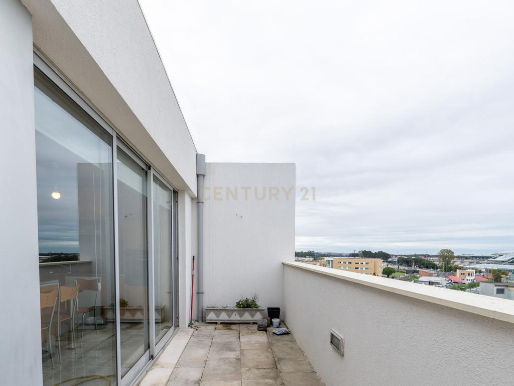 Apartamento "Cobertura" com terraço nas 3 frentes T4 (Atualmente T3 + Escritório) no Condomínio "Tílias do Atlântico" - Image 26