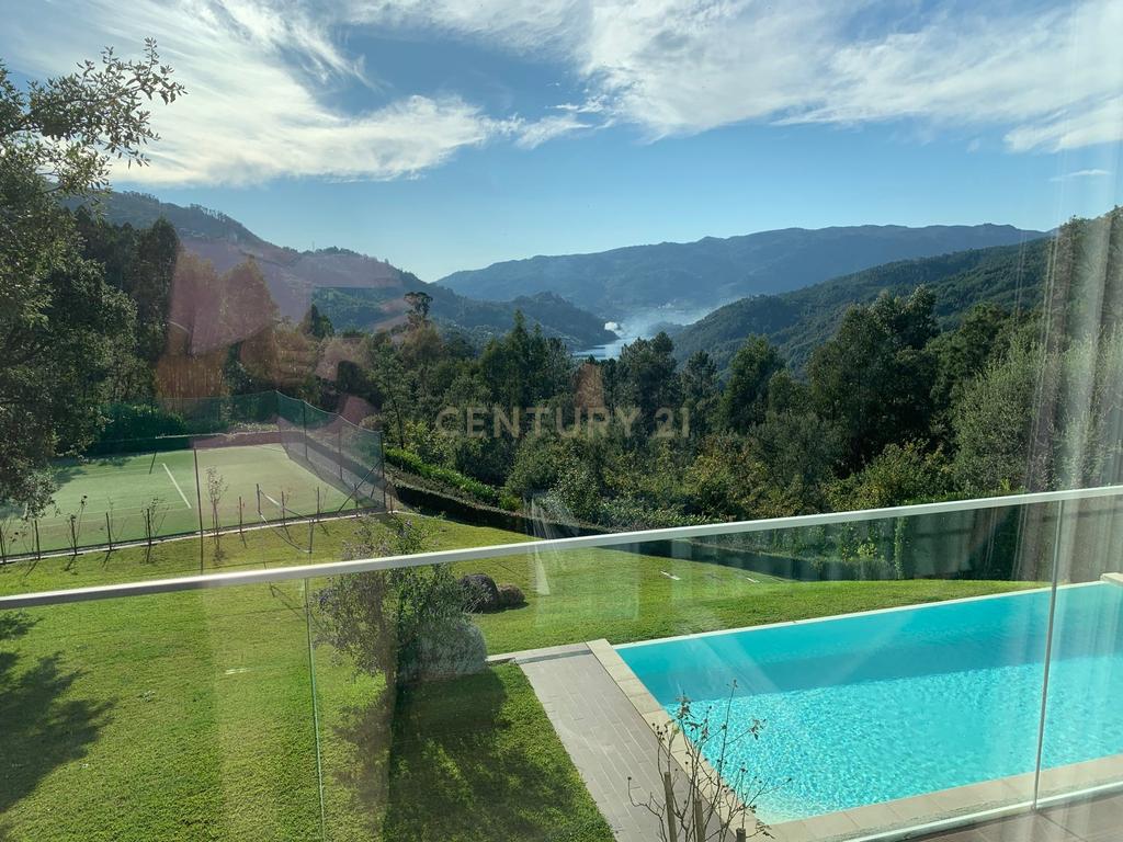 Moradia de luxo no Gerês  piscina e court de ténis e vistas sobre Rio - Image 26