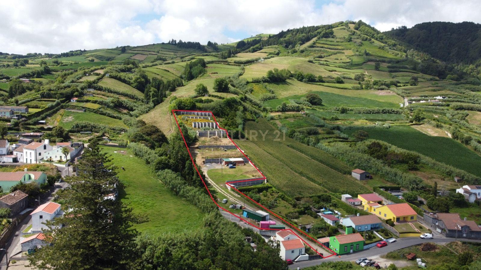 Fotografia 2 de Terreno com 6.680 m² para construção de moradia e criação de uma quinta