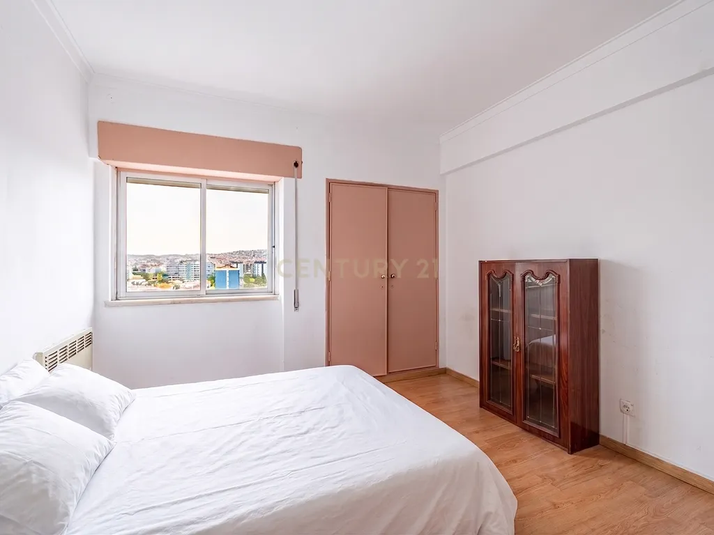 Apartamento T2+1 na Arroja com Varanda e Elevador - Image 5