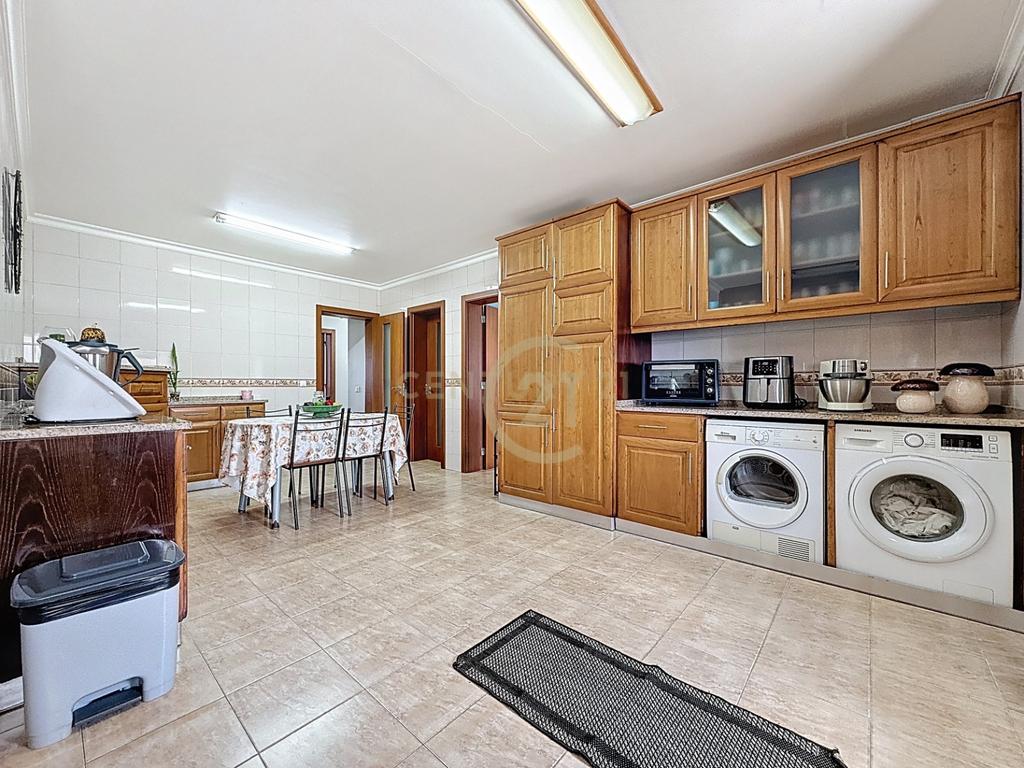 Excelente apartamento T3 em Porto Judeu - Image 8