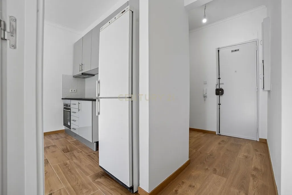 T1 Renovado em Campo de Ourique, Lisboa - Image 23