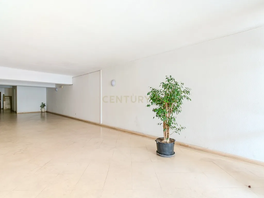 Apartamento T1+2 com Terraço Amplo em Albufeira - Image 36