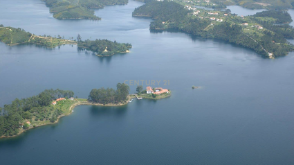 Moradia para remodelar a 1 km da encantadora Ilha do Lombo – Tomar - Image 19