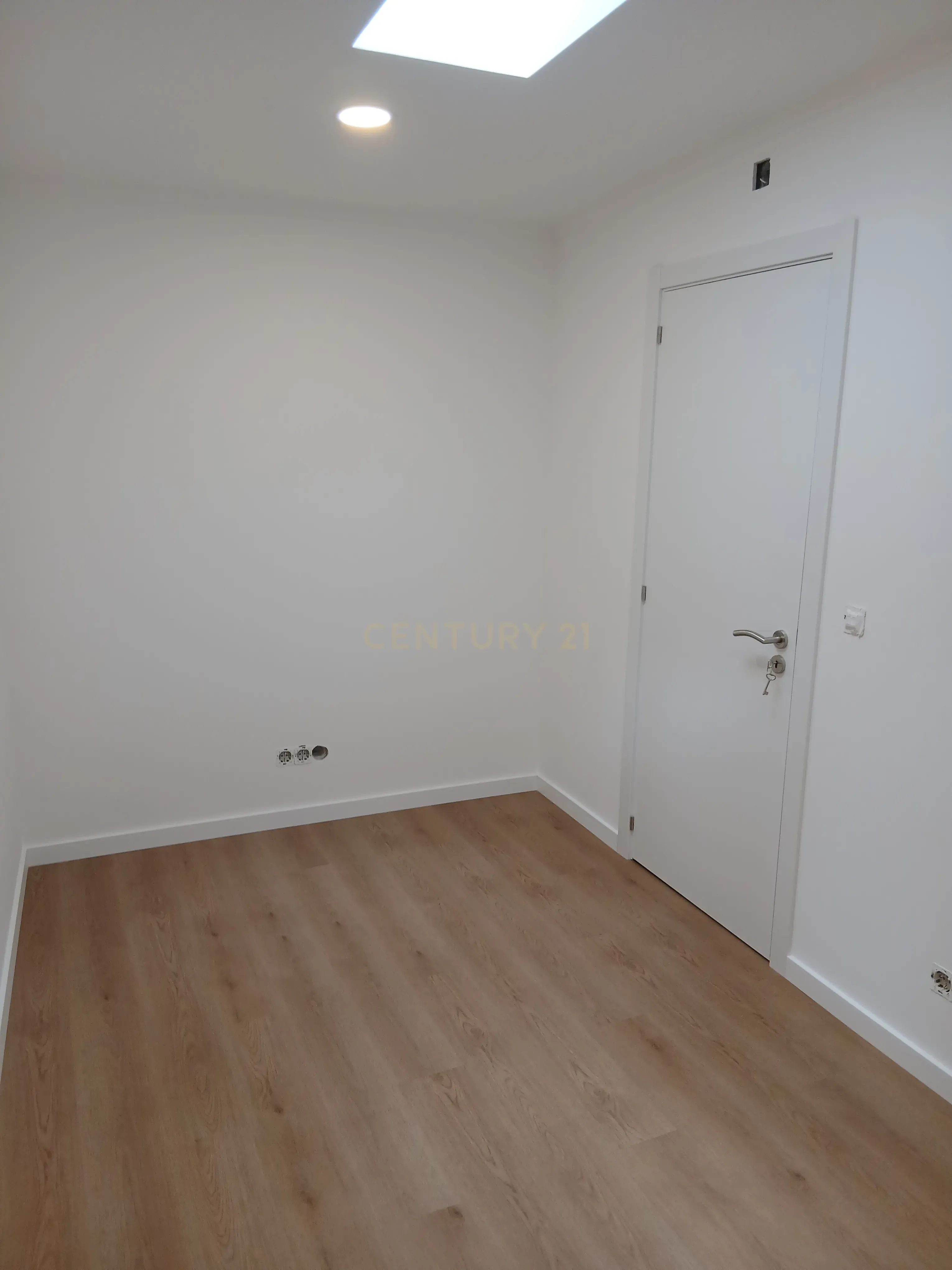Fotografia 4 de Moradia T2 Renovada em Valada – Conforto e Investimento junto ao Rio Tejo