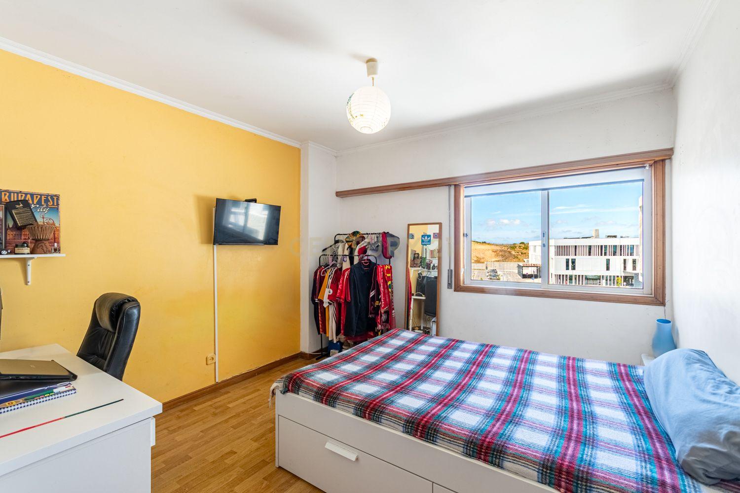 Fotografia 11 de Exclusivo T3+2 Duplex na Urbanização da Cavaleira | 205 m² de Área Total | Parqueamento
