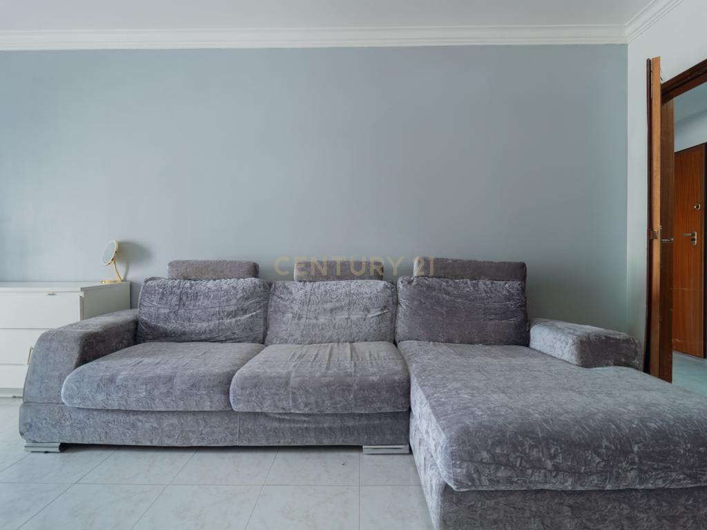 Apartamento T2 com Varandas em Vale do Cobro - Image 5