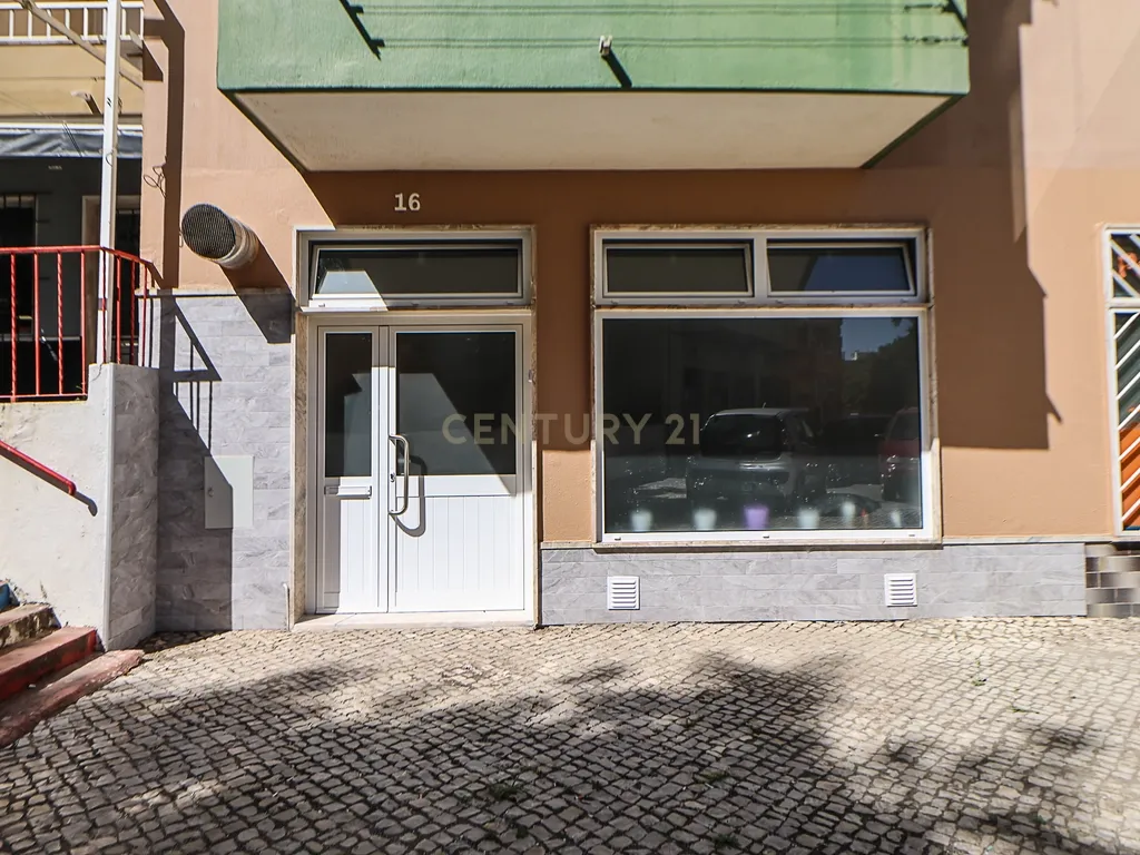 Loja na Torre da Marinha - Image 4