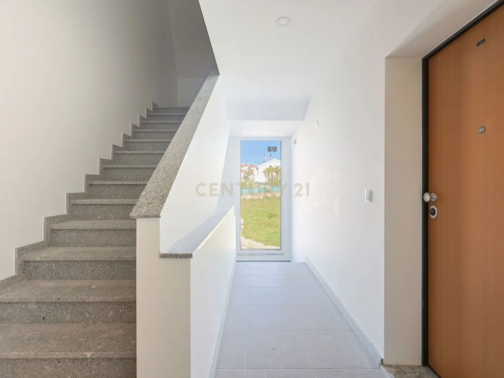 Prédio Charneca Caparica - Frações T1 e T2 - Image 31