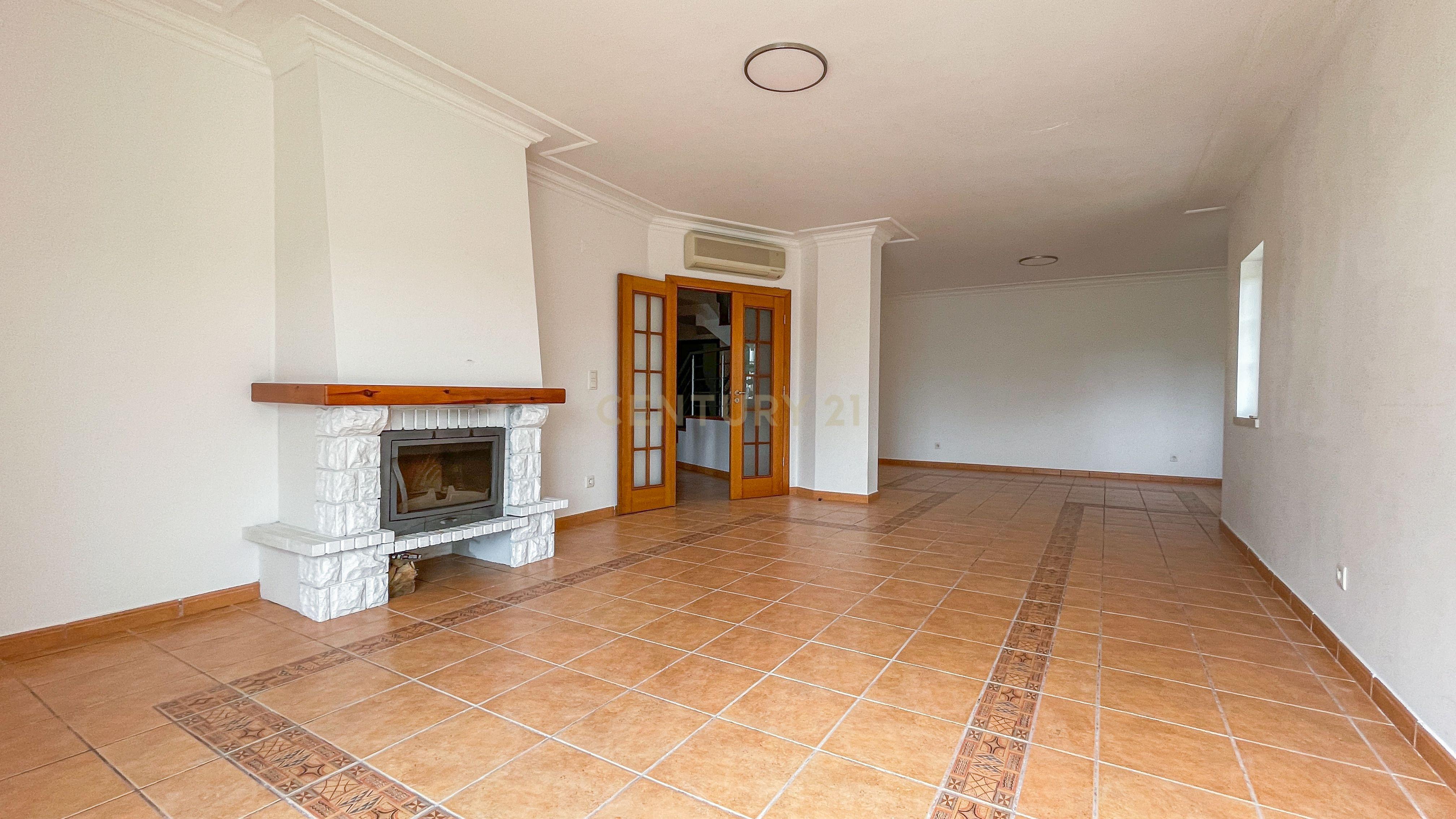 Apartamento T4 Duplex Quinta da Beloura - Image 4