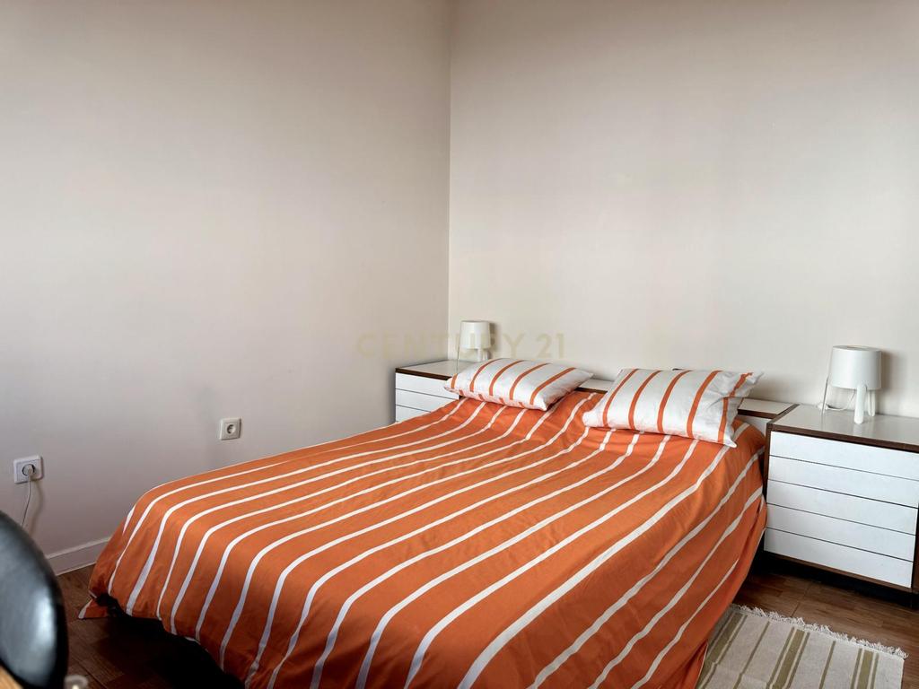Fantástico Apartamento T2 com Varandas no Centro do Porto - Image 16