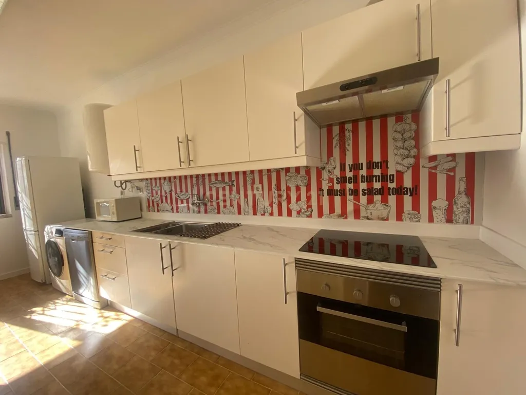 Apartamento T0 (88 m²) com terraço – Próximo de Cascais - Image 8