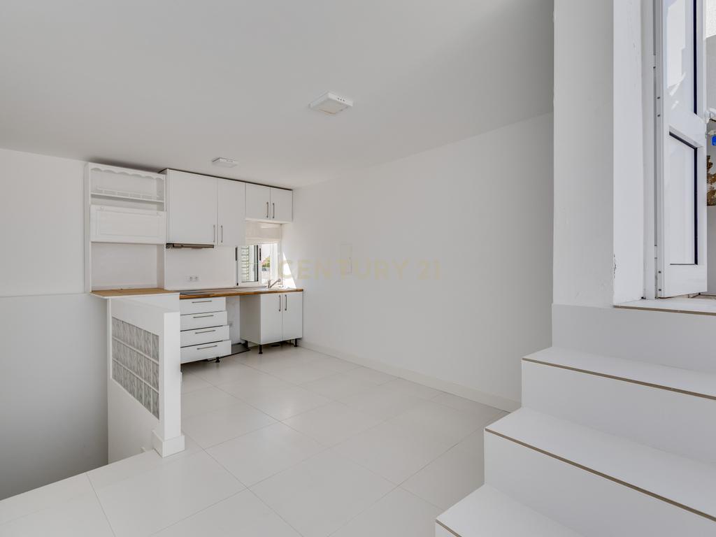 MORADIA T2 NA BAIXA DE OLHÃO C/ 2 PISCINAS - Image 10