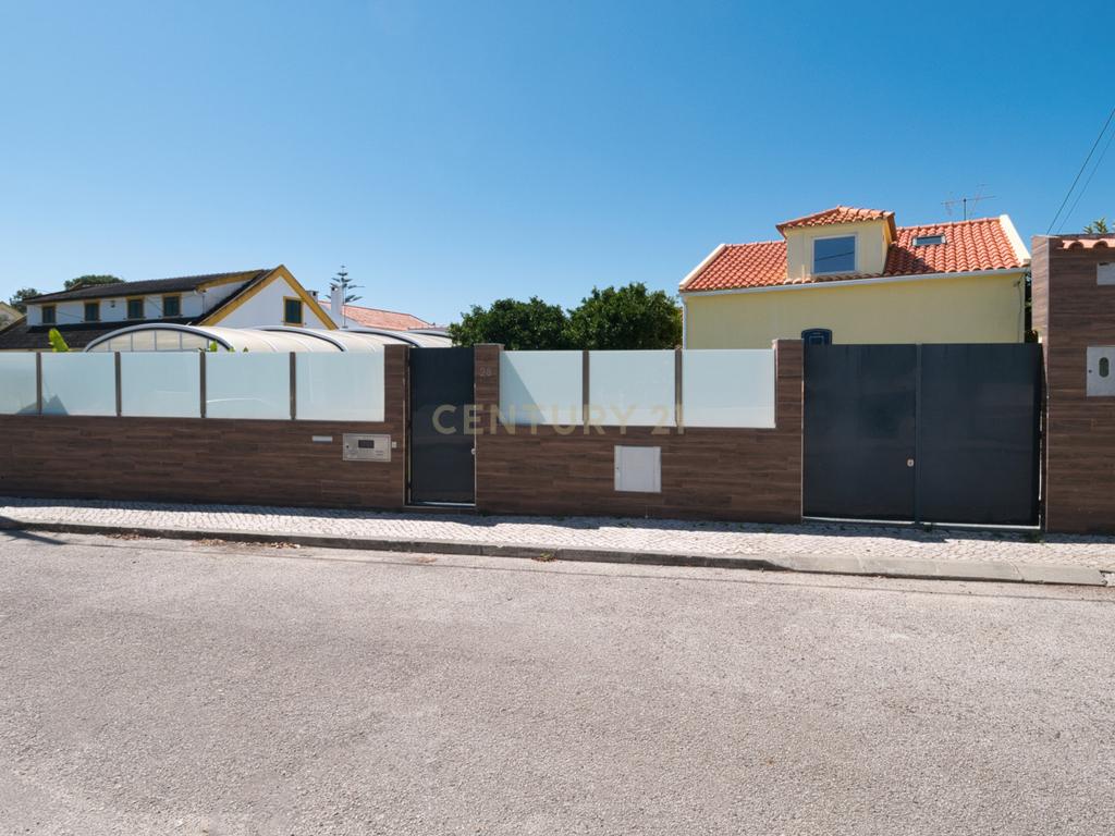 Moradia Isolada T3 com Piscina- Furo água - Aroeira - Image 33