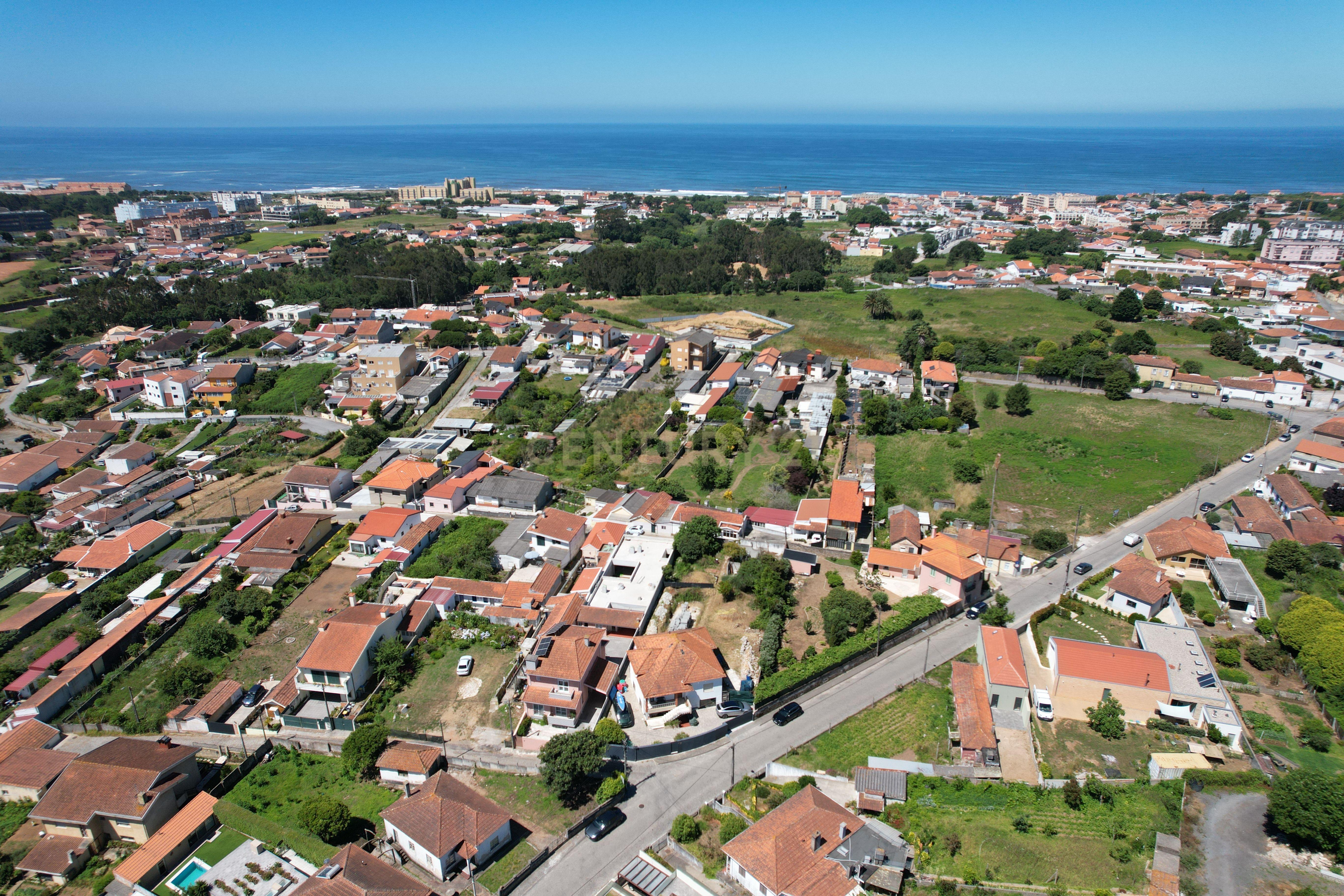Fotografia 9 de Moradia para Remodelação com Projeto Aprovado em São Félix da Marinha- Vila Nova de Gaia.