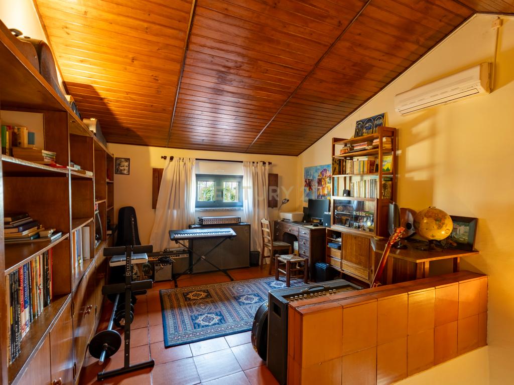 🏡 Moradia Isolada com piscina – Quinta do Conde - Image 23