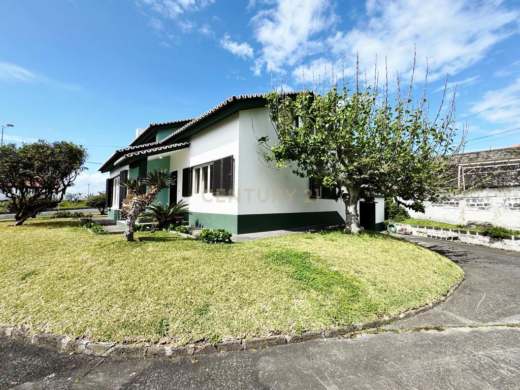 Moradia T3 com Vista Mar em Ribeira Grande, São Miguel - Image 8