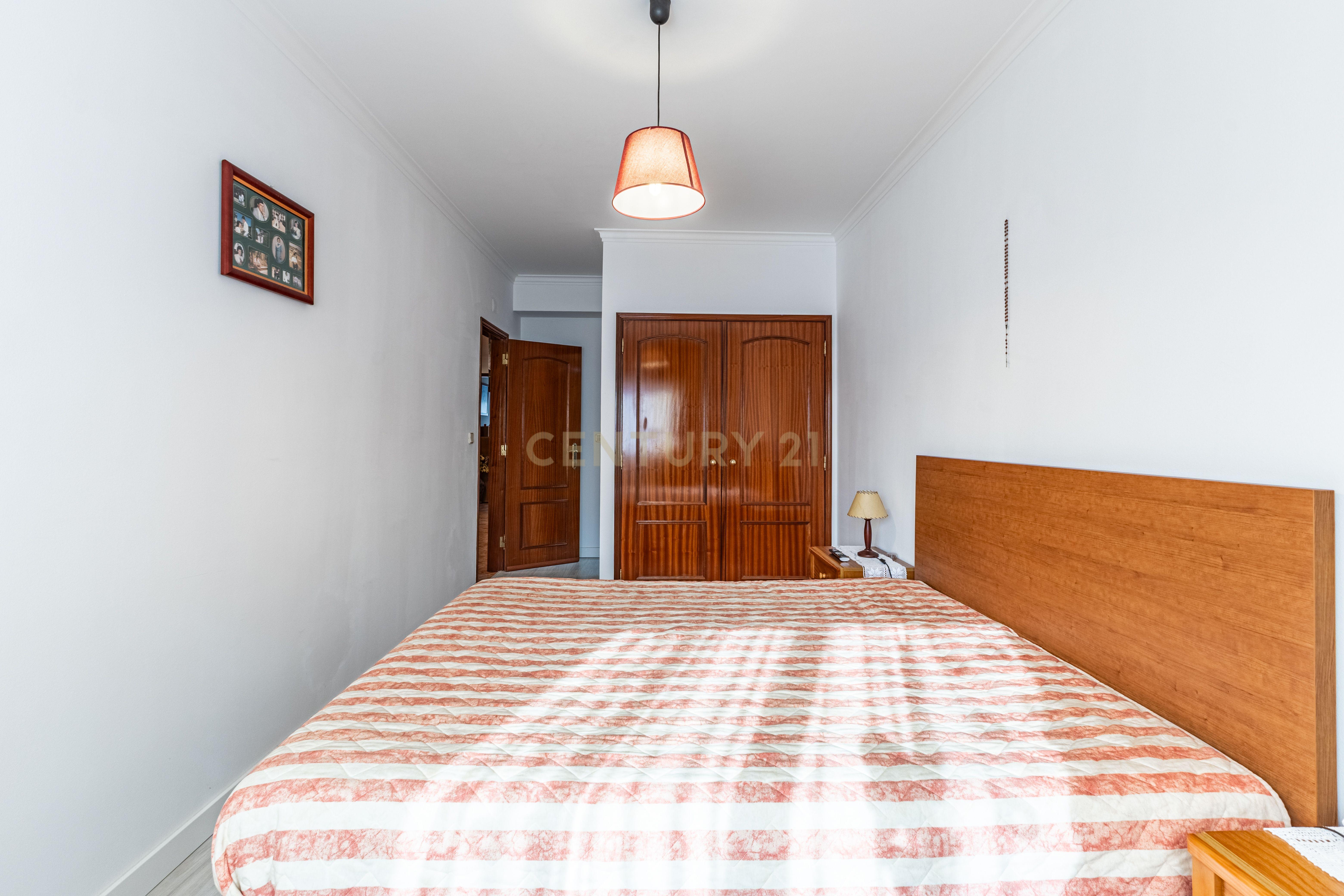 Fotografia 9 de T3 com suíte e garagem - Localização tranquila para viver em família