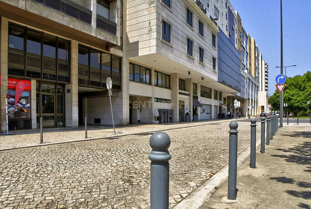 Apartamento Moderno em Campo Grande, Lisboa - 4 Quartos e Vista Panorâmica - Image 48