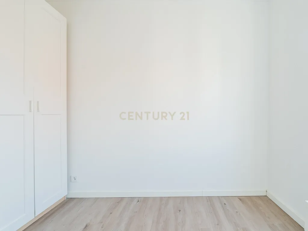 Apartamento T1 Remodelado na Penha de França – Lisboa - Image 5