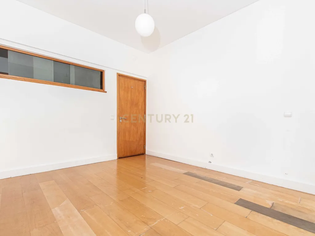 Duplex em Estados Unidos Da America, Lisboa com Vista para a Cidade - Image 11