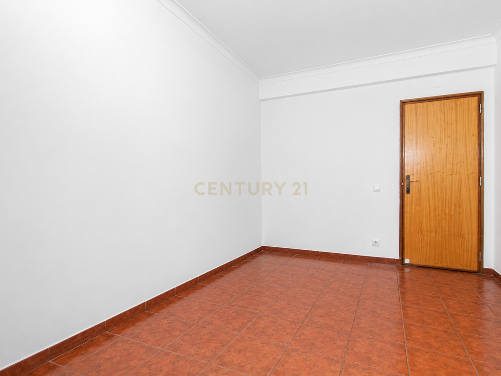 Apartamento T3 no Estoril - Fontaínhas - Image 3