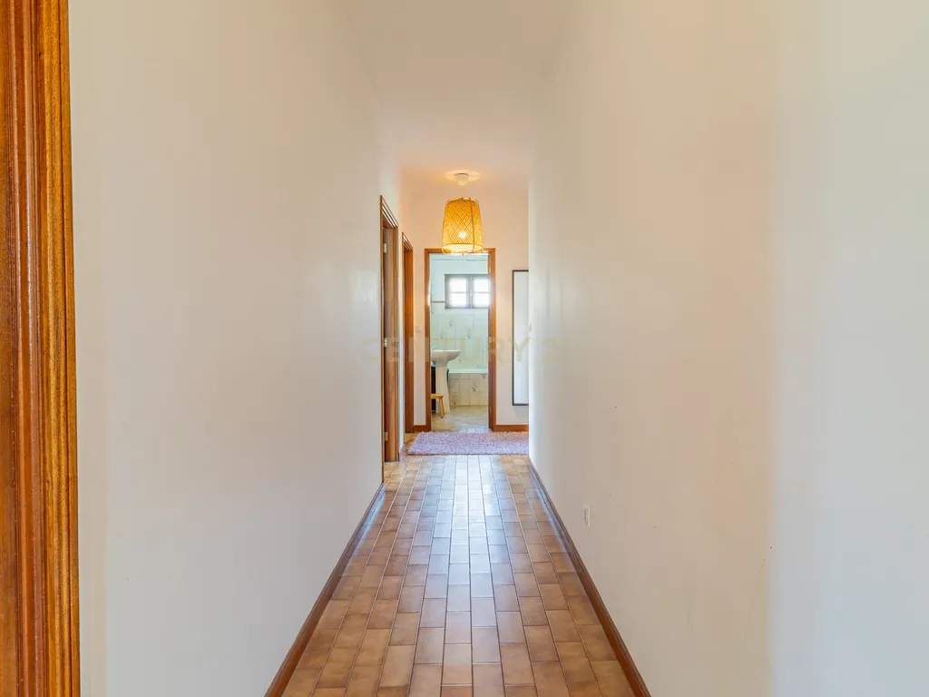 Moradia T3 + T2 em Amares com Jardim e Garagem - Image 12