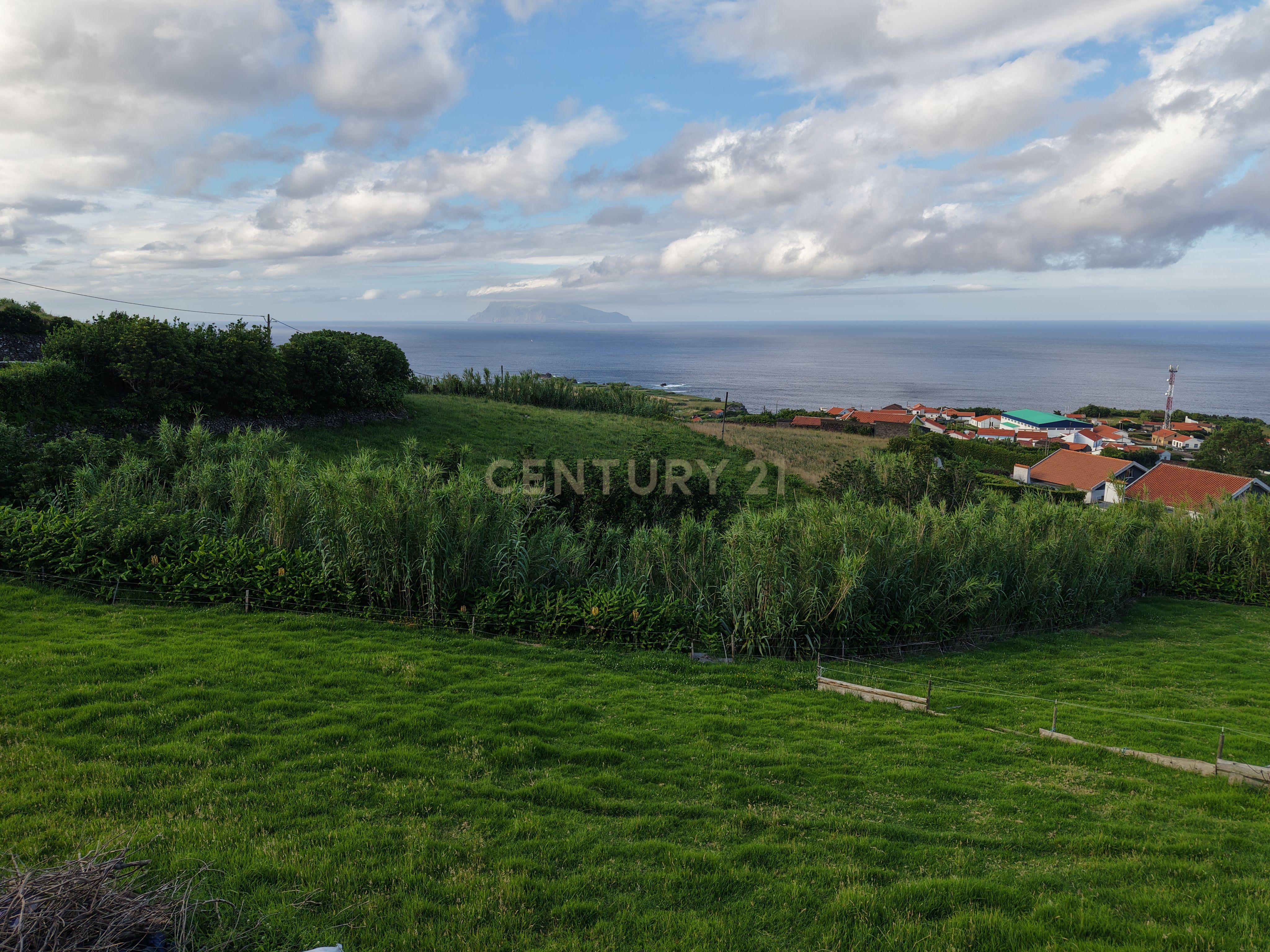 Fotografia 8 de Ruína com Vista Mar em Ponta Delgada – Ilha das Flores
