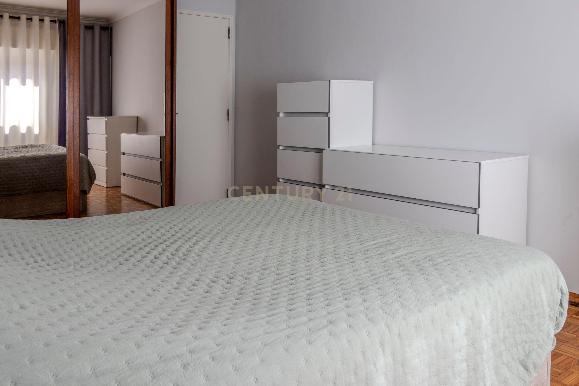 Fotografia 10 de Apartamento T1 com Varanda em Agualva, Sintra