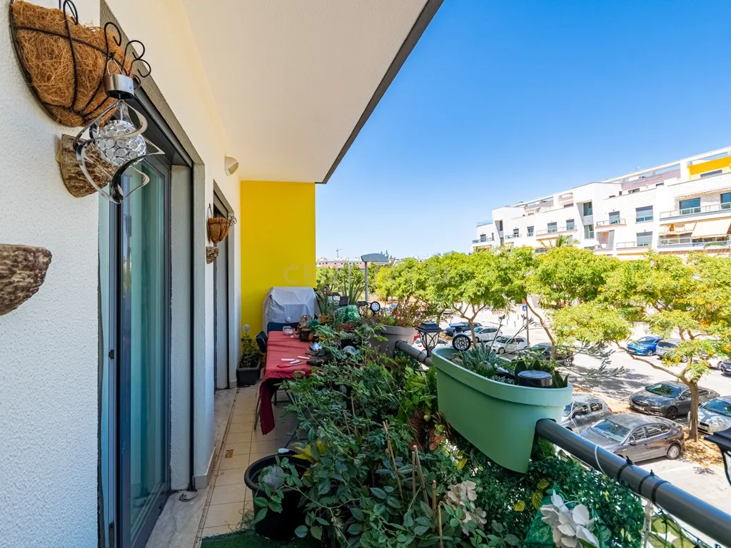Apartamento T3 com Parqueamento e Arrecadação | Montijo - Image 8