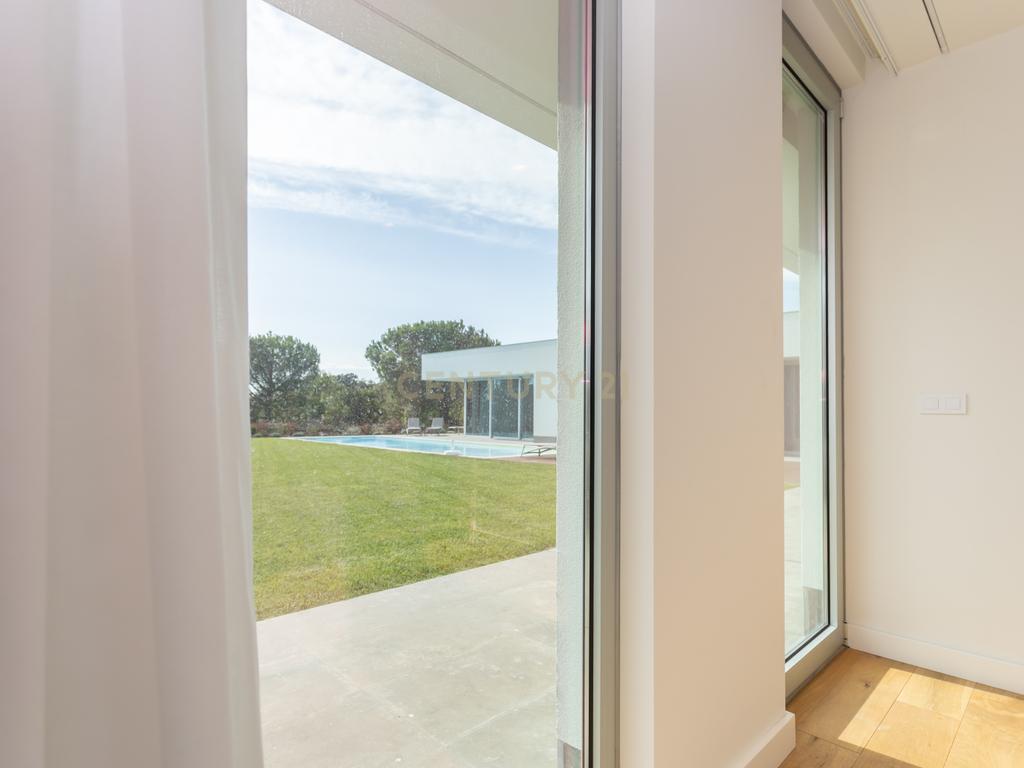 Moradia de luxo inserida no condomínio da Quinta do Perú - Image 80