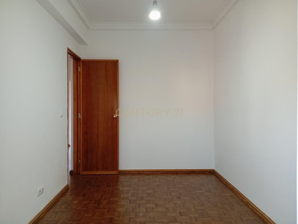 Apartamento T2 na Alameda - Image 10
