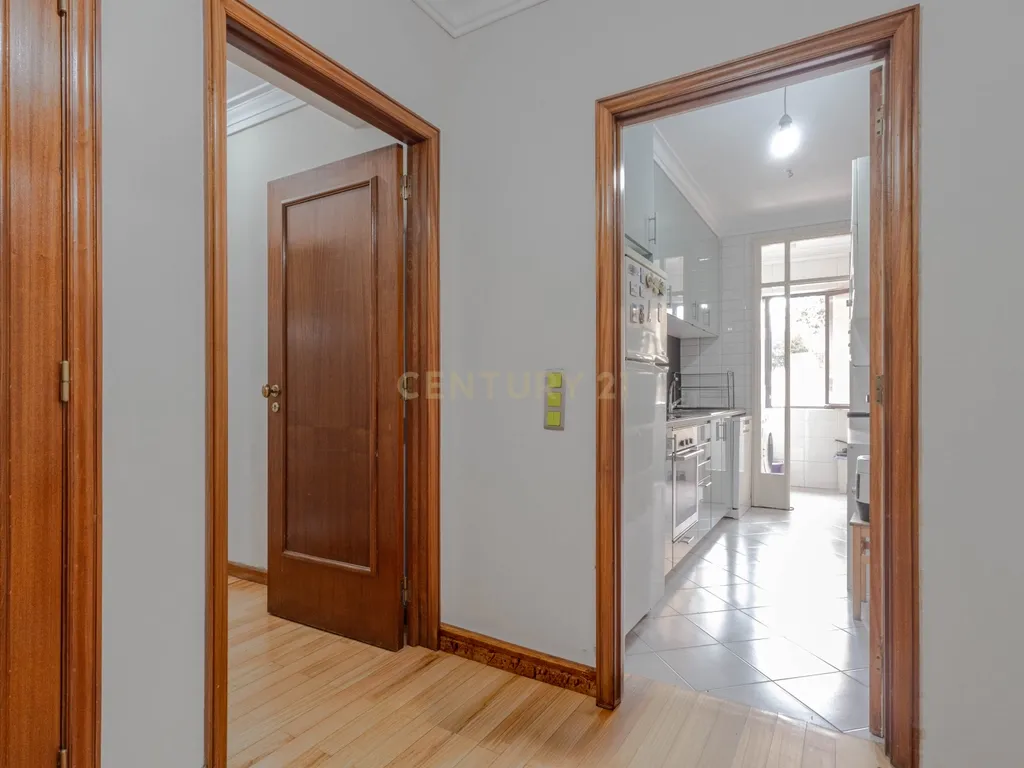 Excelente Apartamento T2 na Travessa das Condominhas - Image 6