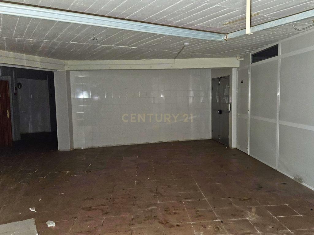 Loja Algés com 330 m2 - Image 22