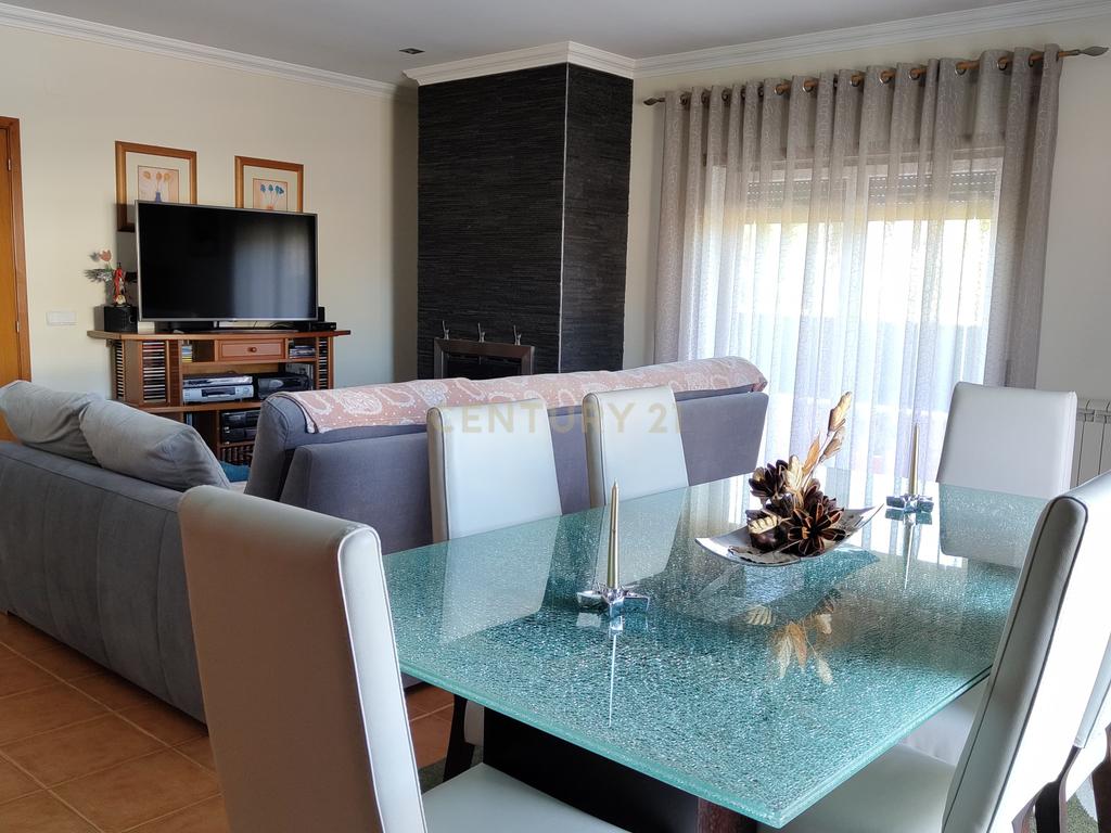 Moradia T4 com piscina em Gaeiras, Marinha Grande. - Image 6