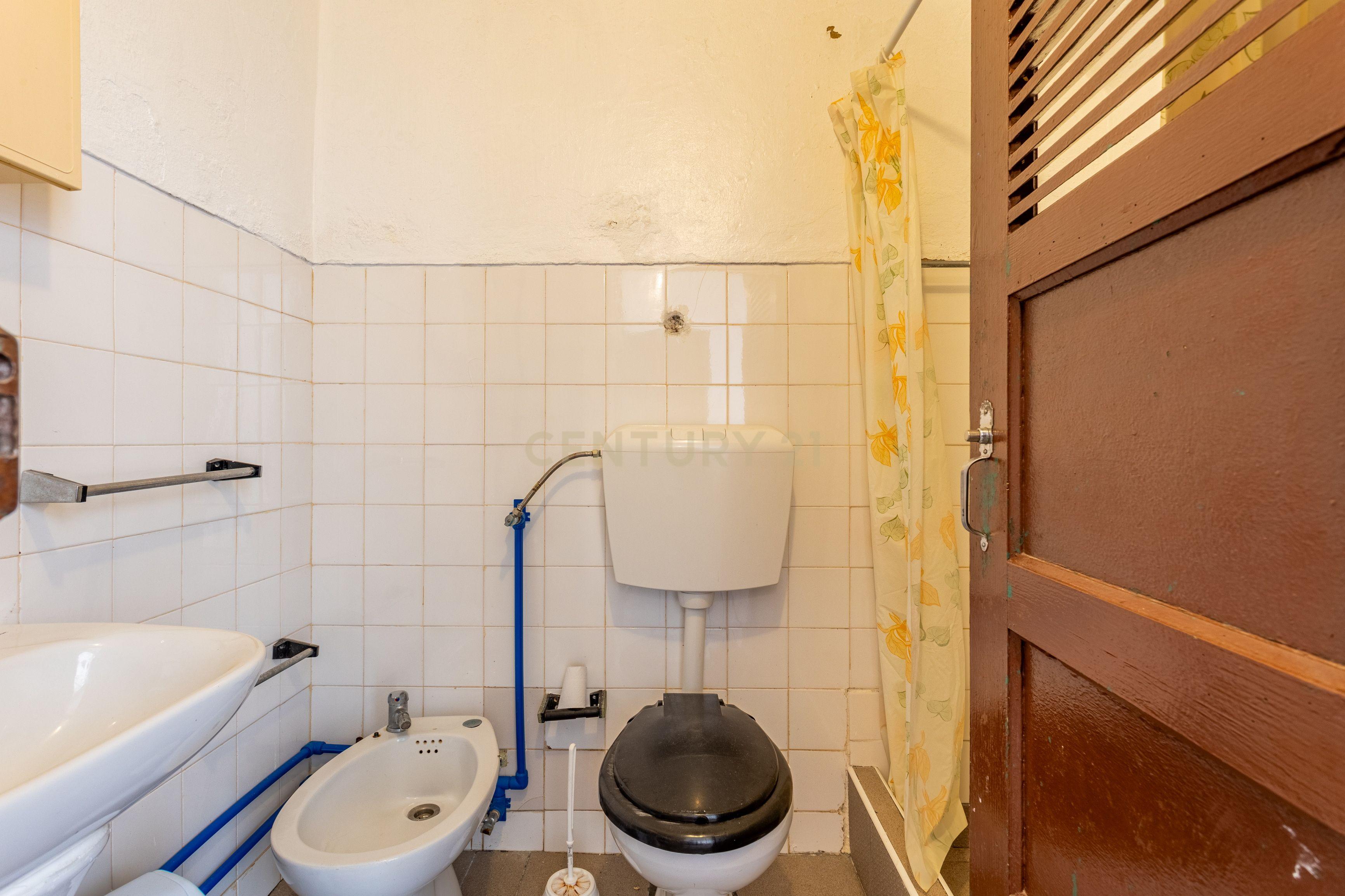 Prédio em Painho, Cadaval, com logradouro e terraço. - Image 30