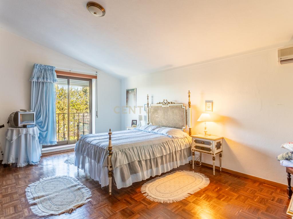 Quinta com 25.800M2 com moradia T6 em Casével, Santarém. - Image 24