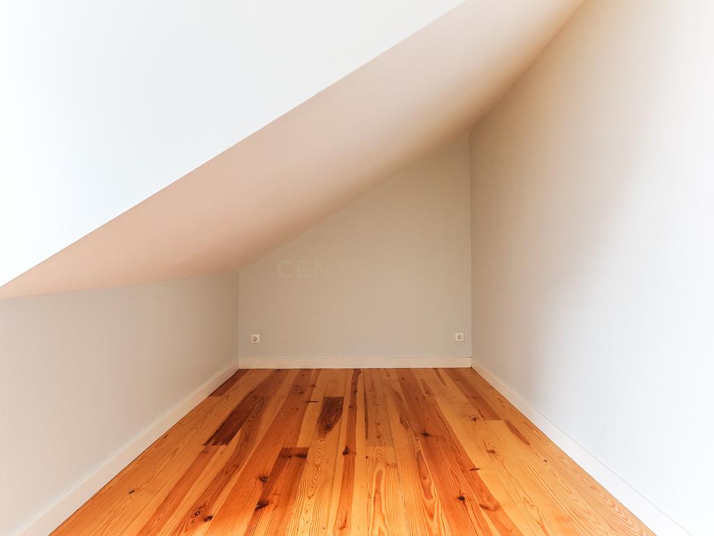 Apartamento T4 Totalmente Remodelado no 4º Andar - Image 21