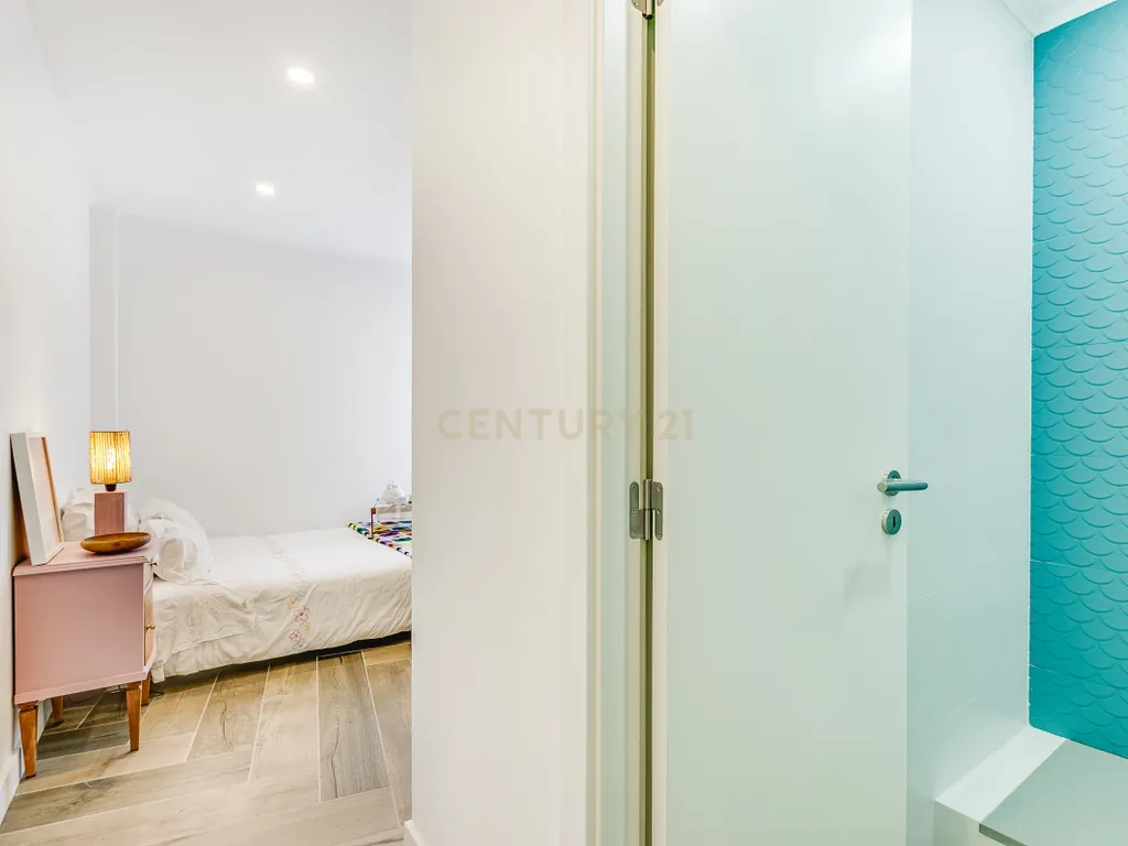 Apartamento T4 com 3 Suites, em zona Prime de Algés - Image 24