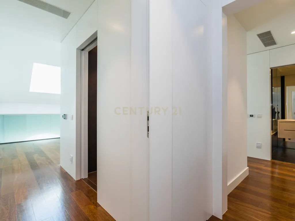 T2 Duplex | Moagem Heritage | Edifício Único e Icónico | Coração de Leiria - Image 26