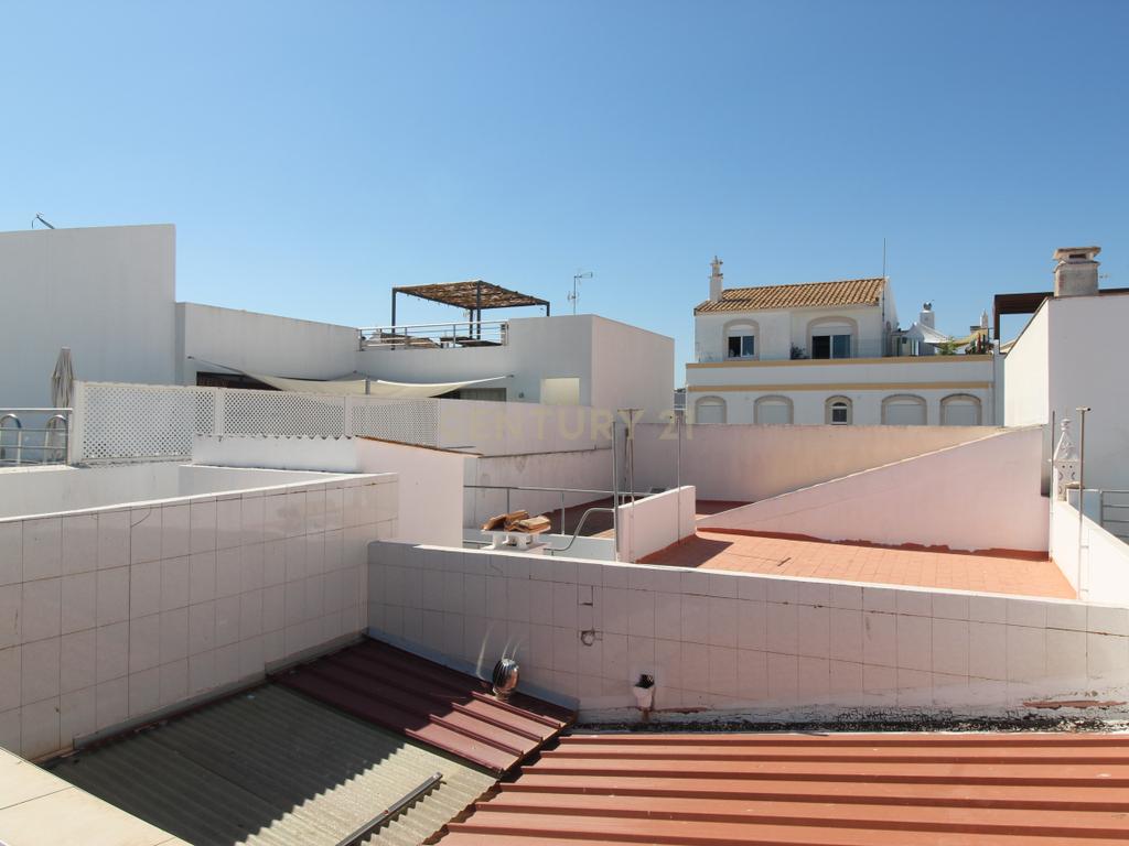 Moradia tradicional, 184 m2, em primeira linha de Santa Luzia. - Image 23