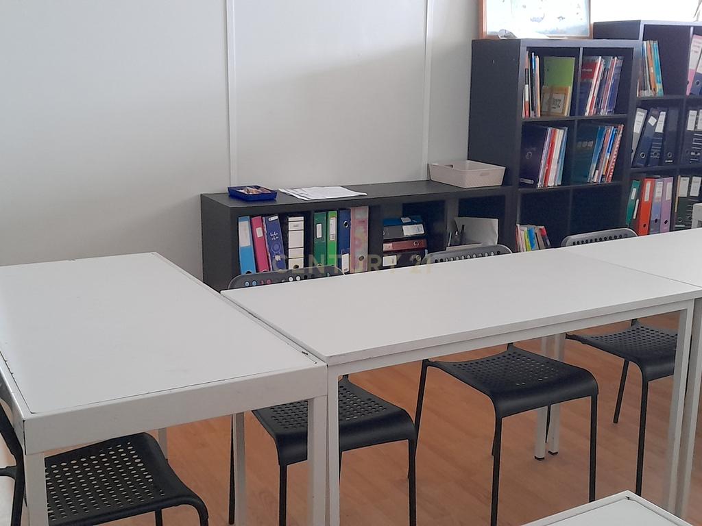 Grandioso Centro de Estudos em pleno funcionamento com diversos serviços no concelho de Matosinhos, Porto - Image 9