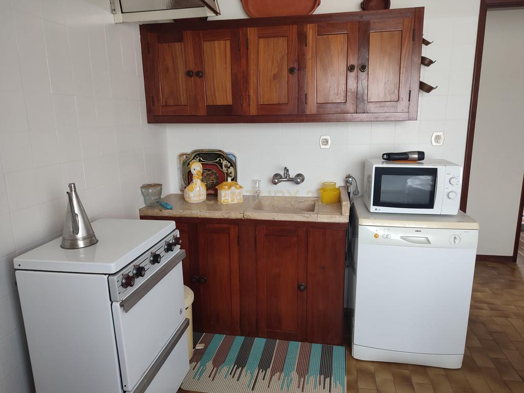 Moradia T4 totalmente mobilada, com garagem,  Mílrico, Oleiros - Image 11