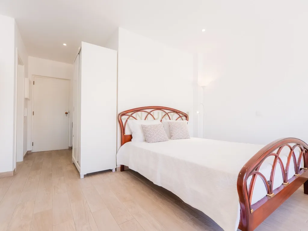 Apartamento renovado com Piscina, Garagem, com varandas, perto da praia em Alvor - Image 8