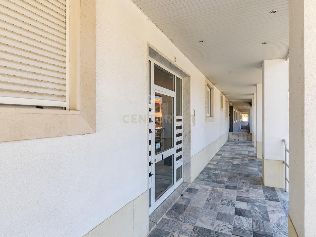Apartamento T2 na Quinta da Carcereira - Sobreda  - Image 17